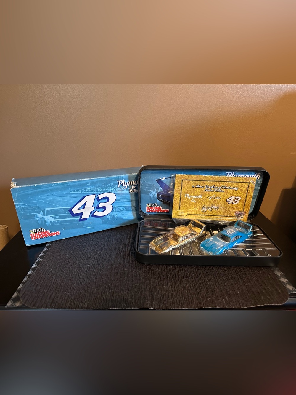 Racing Champions Richard Petty 43 Collector Die-Cast Car Set - Blue & Gold